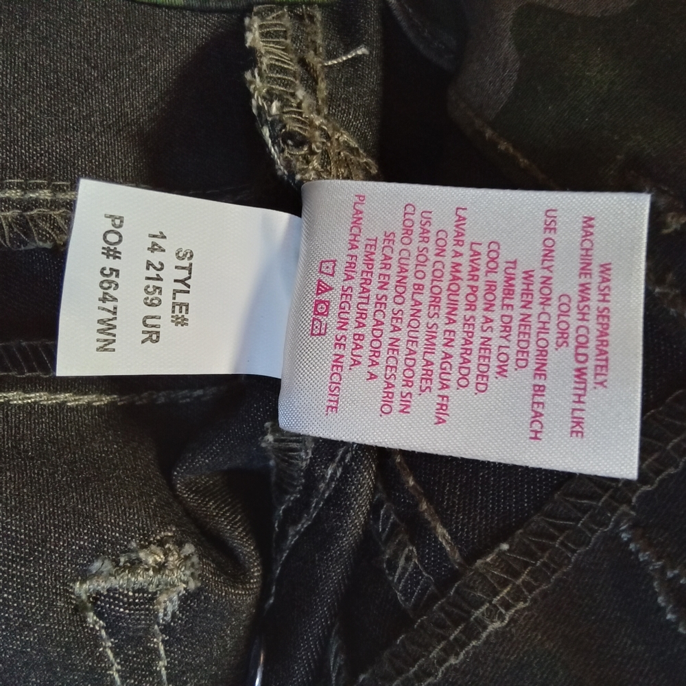 No Boundaries Triple Stack Camo Print Denim Jeggings Midrise Waist. - Picture 6 of 6